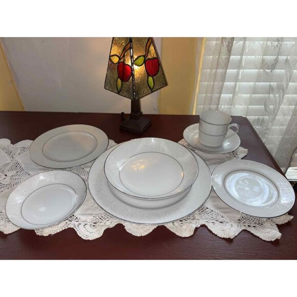 Southwicke Porcelain China, Full Set - Picture 5 of 11